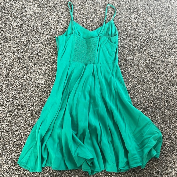 Green Summer Dress - Picture 2 of 3